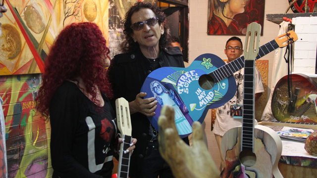 GUITARRAS-LORA-02.jpg