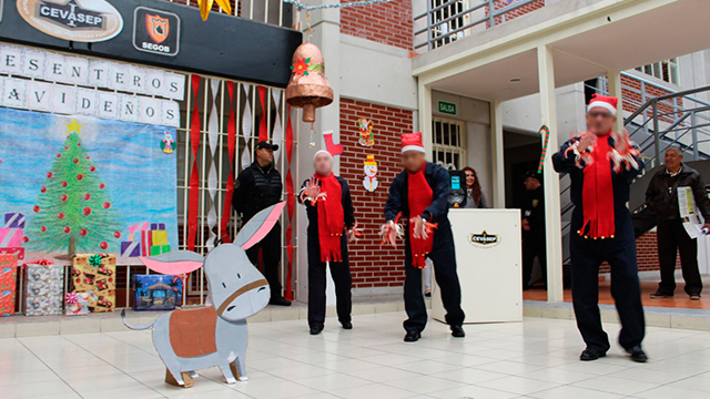 Concurso-villancicos-navideños-con-personas-adultas-mayoreen-Reclusorios-de-la-CDMX-4.jpg
